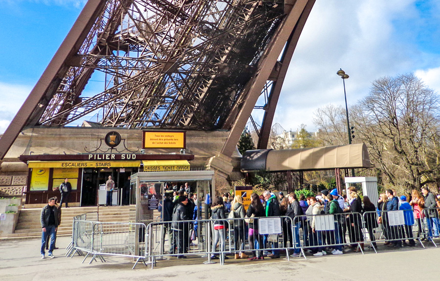 Ingang voor de trappen Eiffeltoren