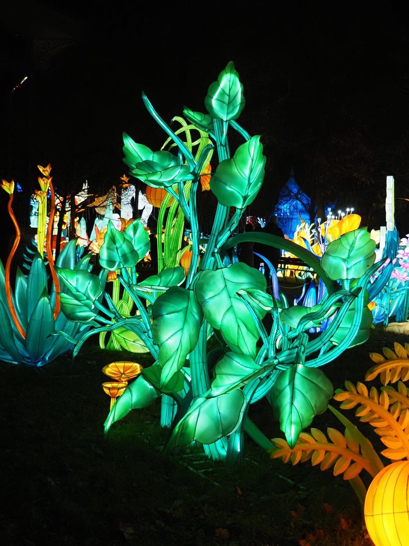 winter lichtfestival in jardin d'acclimatation parijs